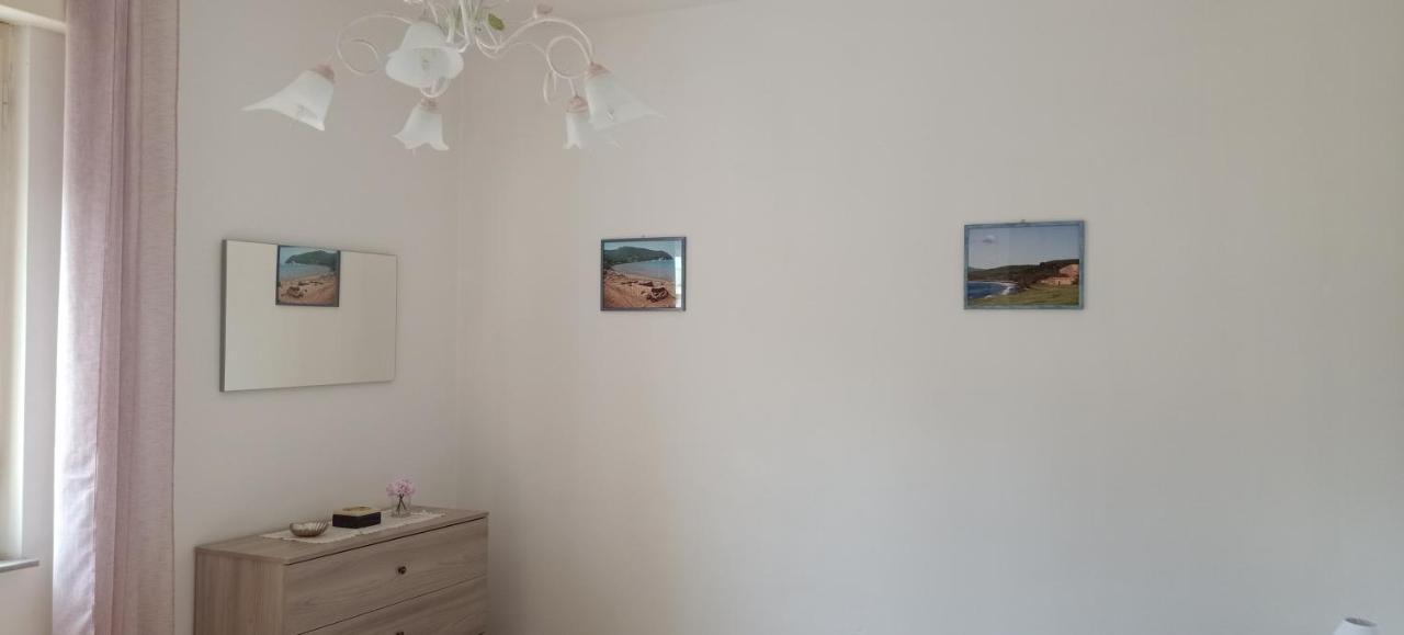 Casa Ilanfra - Appartamenti Gabbiano, Farfalla E Stella Marina 皮昂比诺 外观 照片