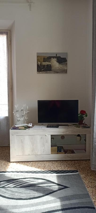 Casa Ilanfra - Appartamenti Gabbiano, Farfalla E Stella Marina 皮昂比诺 外观 照片