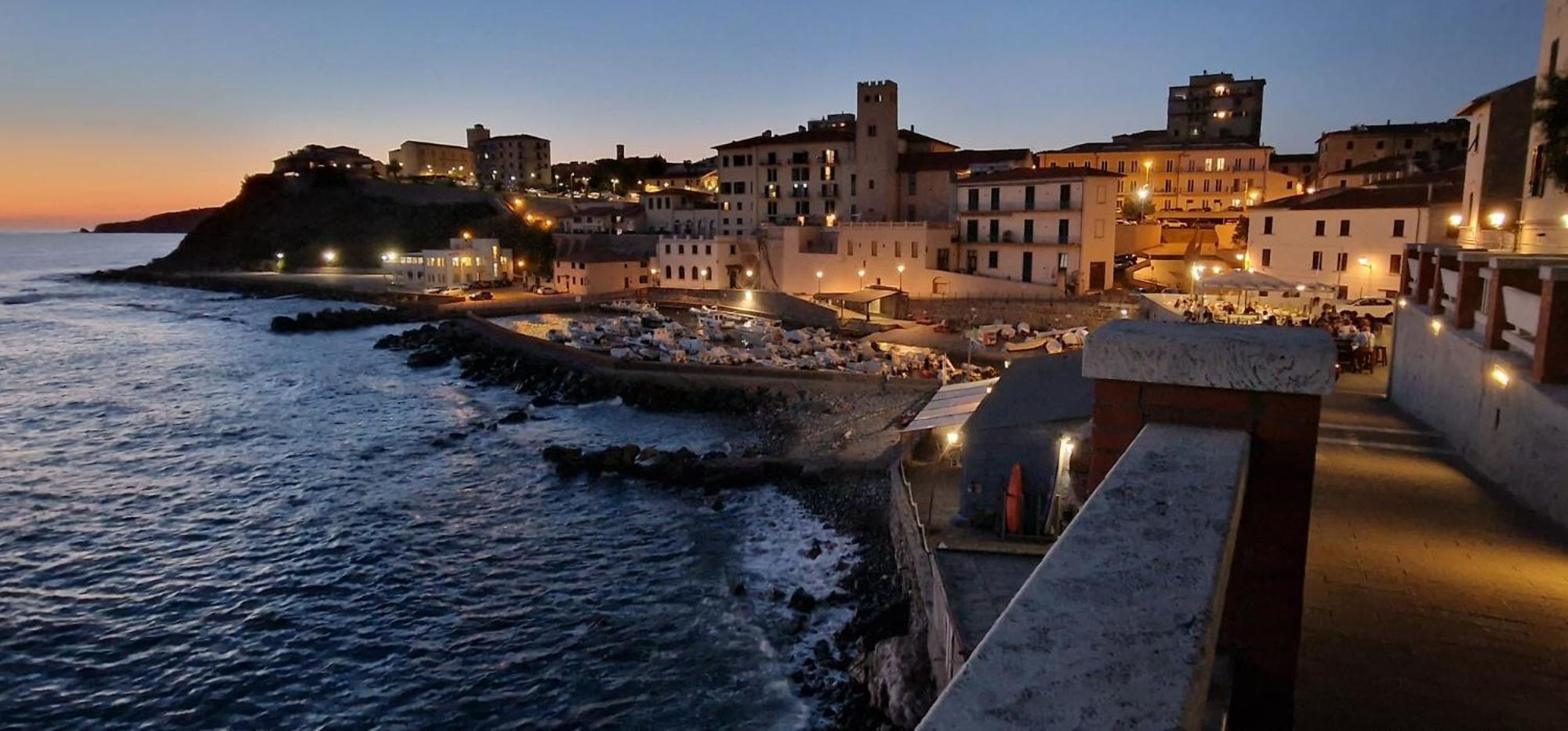 Casa Ilanfra - Appartamenti Gabbiano, Farfalla E Stella Marina 皮昂比诺 外观 照片