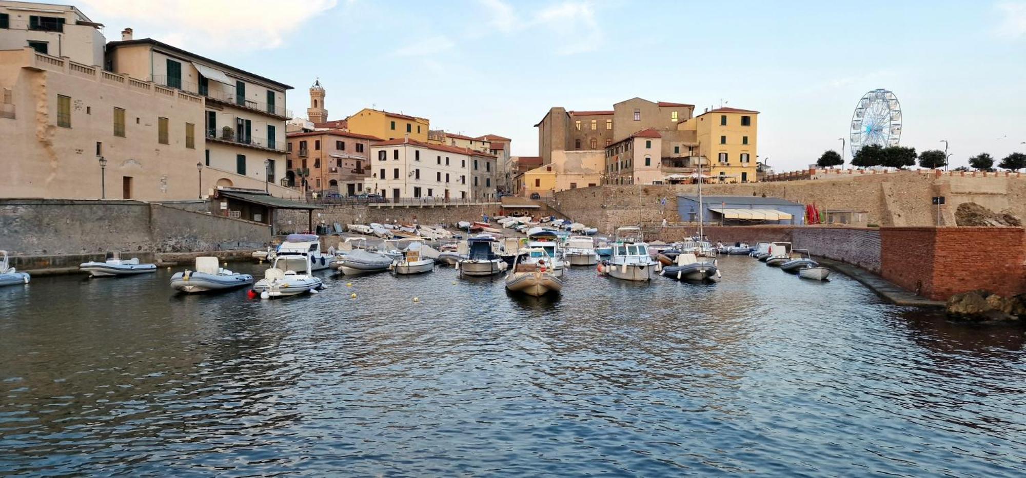Casa Ilanfra - Appartamenti Gabbiano, Farfalla E Stella Marina 皮昂比诺 外观 照片